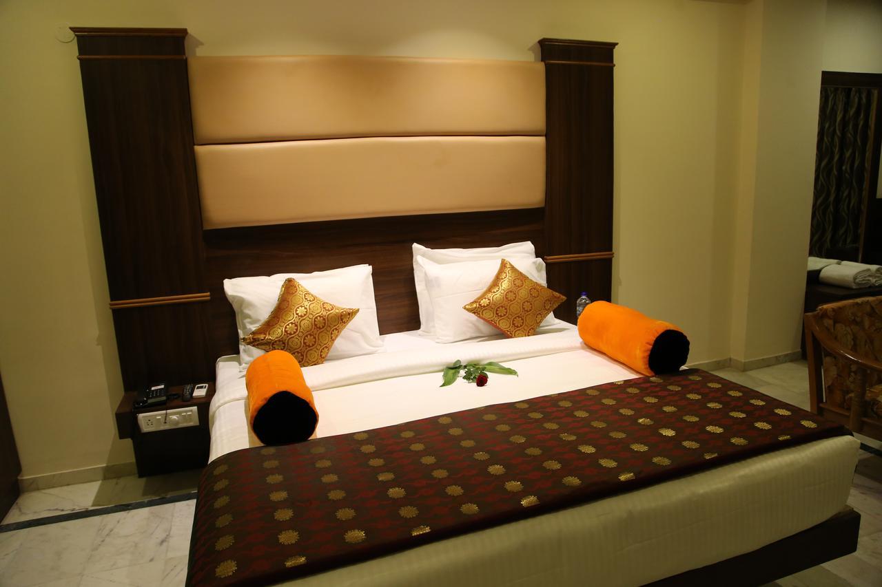 ป๊อปปี้ส์ เอส อี ที เรซิเดนซี กุมพาโกนัม Hotel ภายนอก รูปภาพ