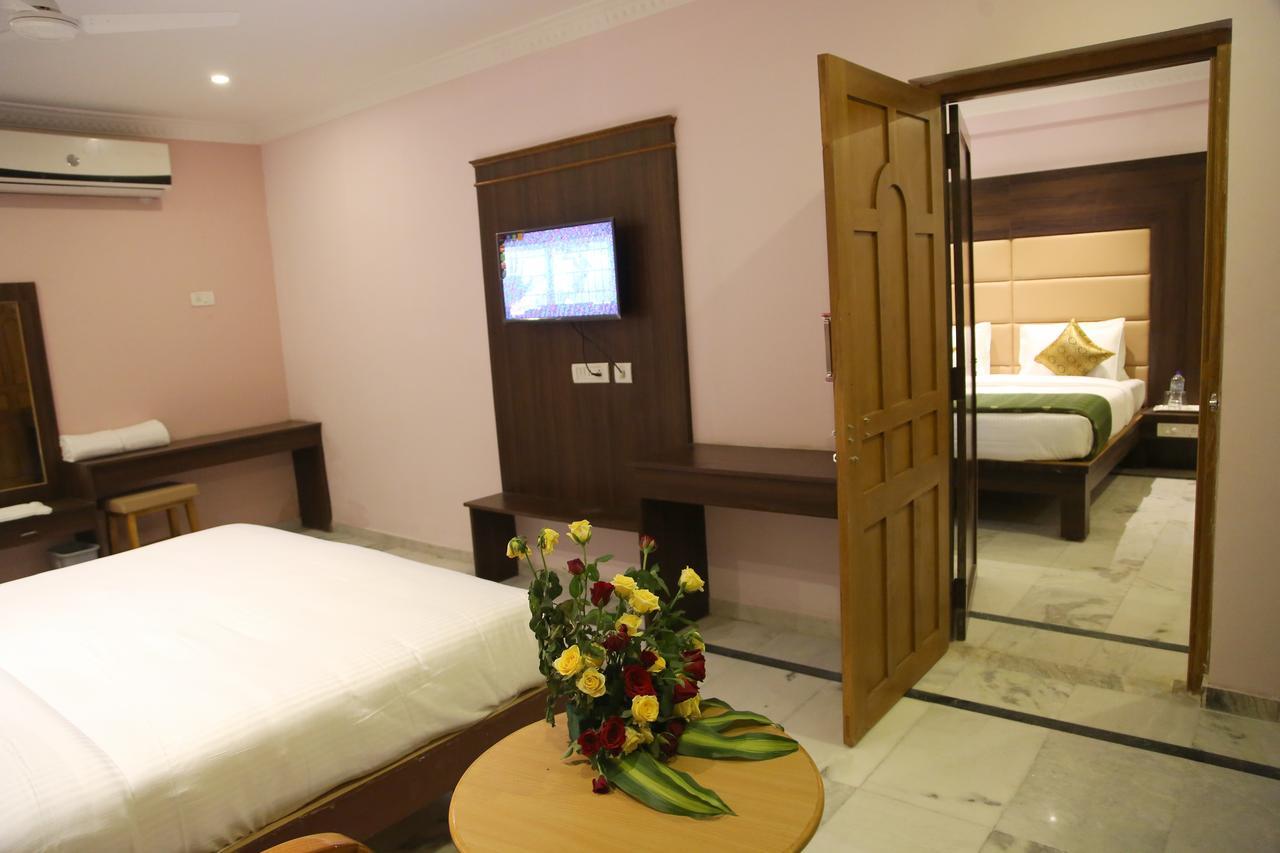 ป๊อปปี้ส์ เอส อี ที เรซิเดนซี กุมพาโกนัม Hotel ภายนอก รูปภาพ