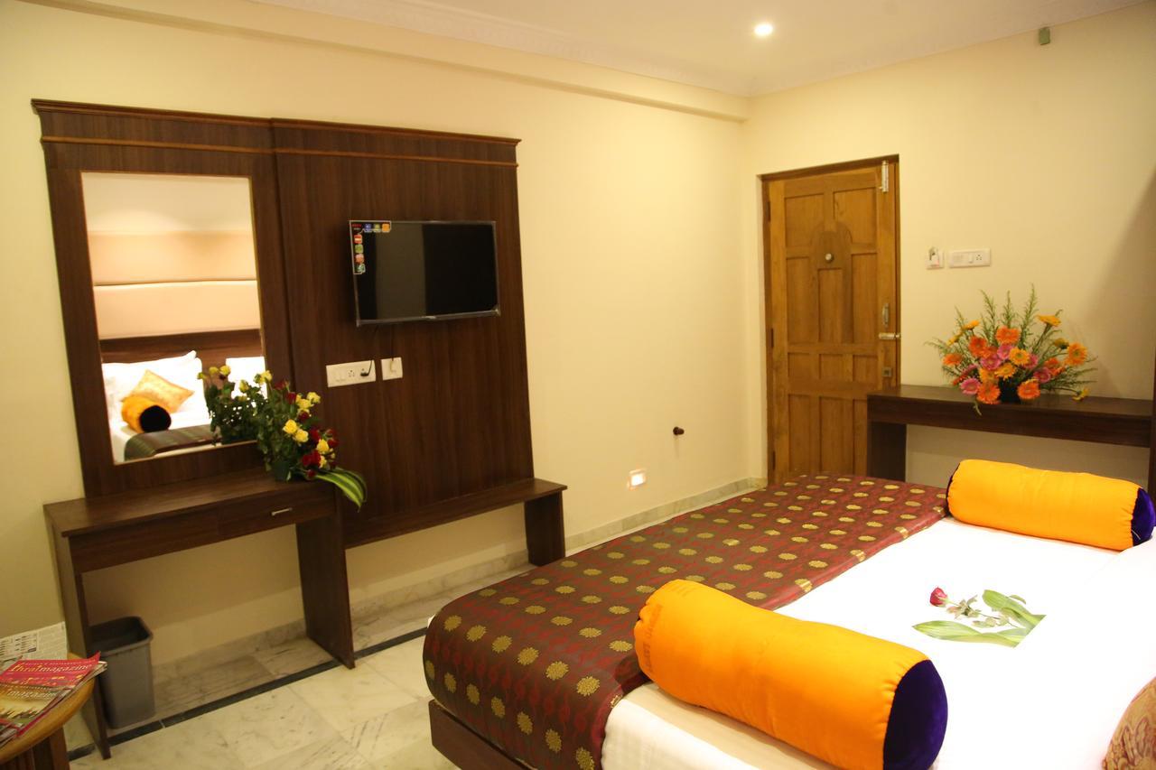 ป๊อปปี้ส์ เอส อี ที เรซิเดนซี กุมพาโกนัม Hotel ภายนอก รูปภาพ
