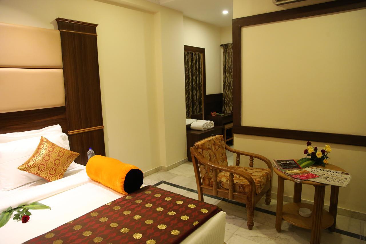 ป๊อปปี้ส์ เอส อี ที เรซิเดนซี กุมพาโกนัม Hotel ภายนอก รูปภาพ